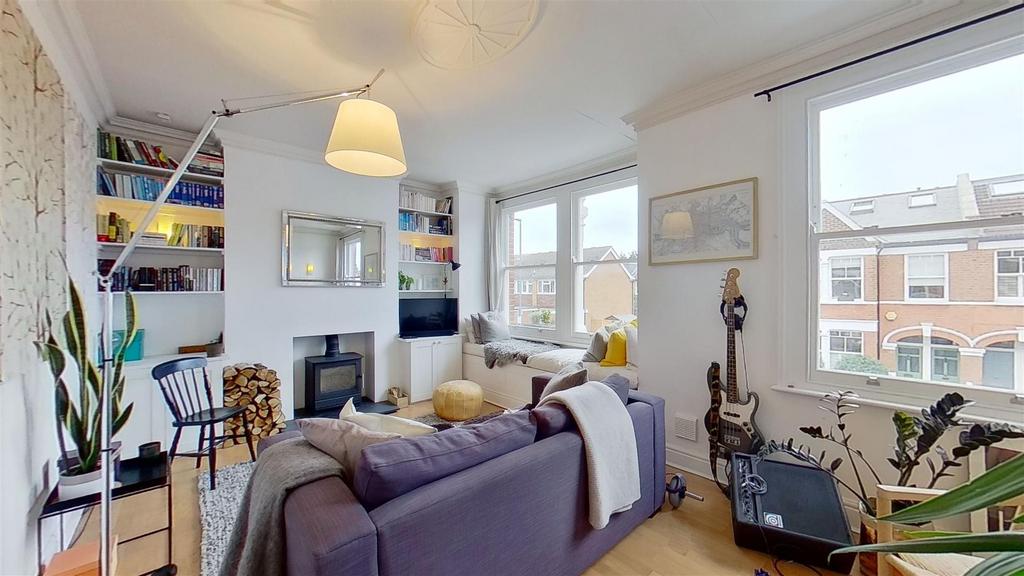 Penwith Road, London 3 bed flat £3,300 pcm (£762 pw)