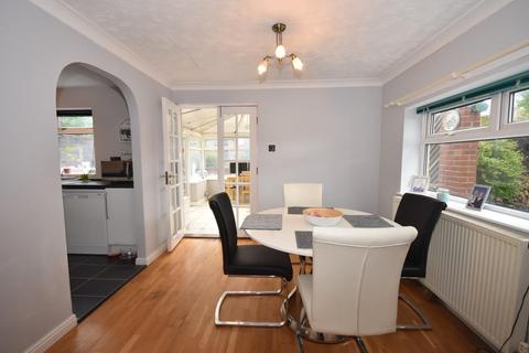 9 Lilac Close, Heath, Chesterfield, S44 5QZ
