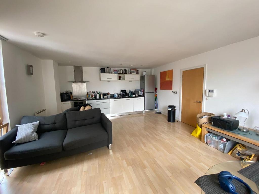 The Bridge, Dearmans Place, Salford, M3 5EW 2 bed flat to rent £1,200 pcm (£277 pw)