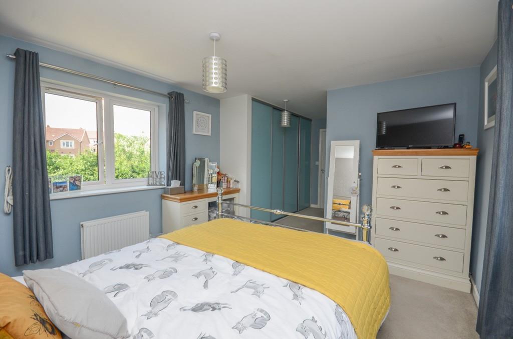 Master bedroom pic 2.jpg