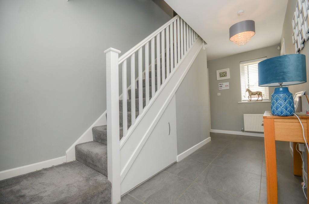 Entrance hall pic 2.jpg