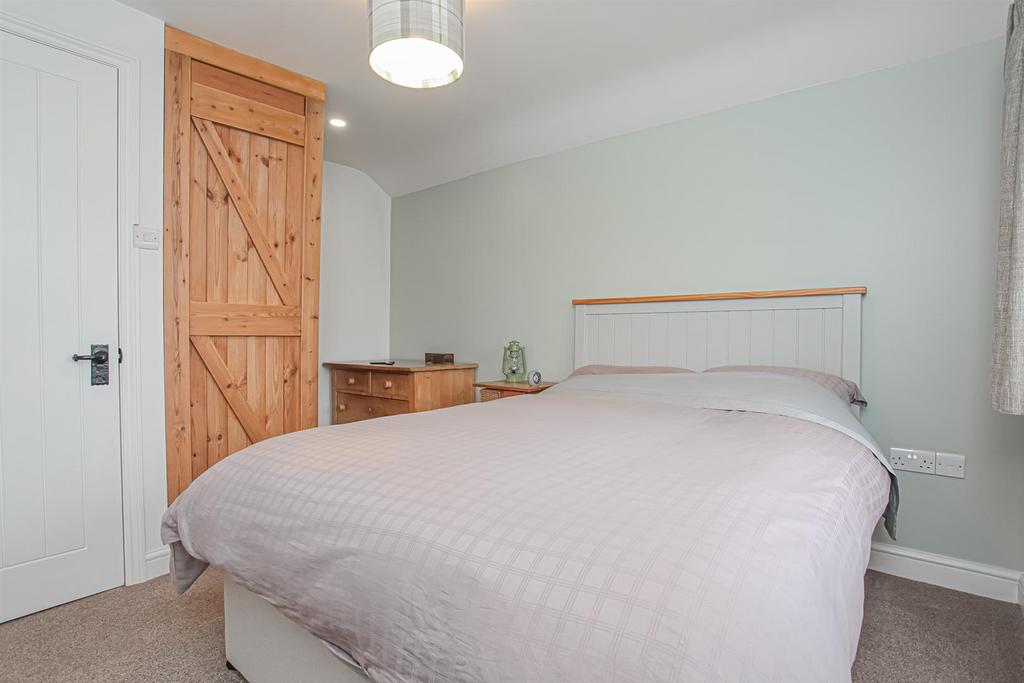 Bedroom 1.jpg