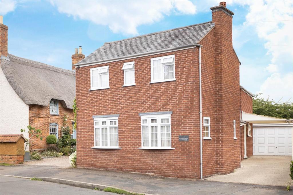 Weir Road, Kibworth Beauchamp, Leicester 3 bed detached house for sale