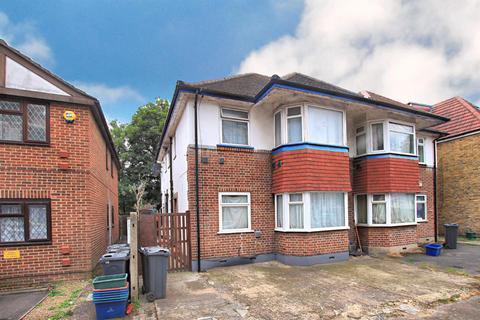 Flat 1, 64 Grove Road, Hounslow, TW3 3PT
