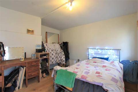 Flat 1, 64 Grove Road, Hounslow, TW3 3PT