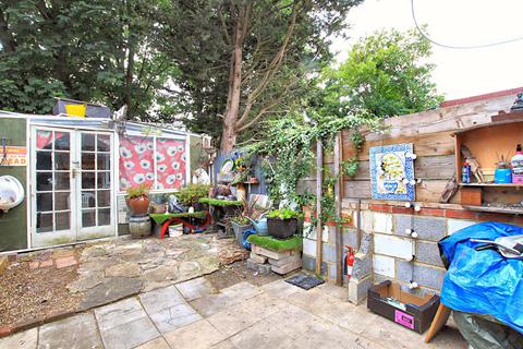 Flat 1, 64 Grove Road, Hounslow, TW3 3PT