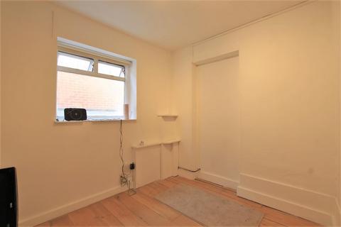 Flat 1, 64 Grove Road, Hounslow, TW3 3PT