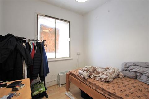 Flat 1, 64 Grove Road, Hounslow, TW3 3PT