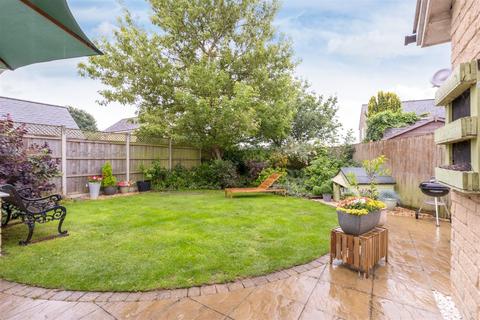 17 Hodgson Close, Fritwell, Bicester, OX27 7QB