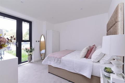 2 bedroom property for sale, Borough Road, Godalming