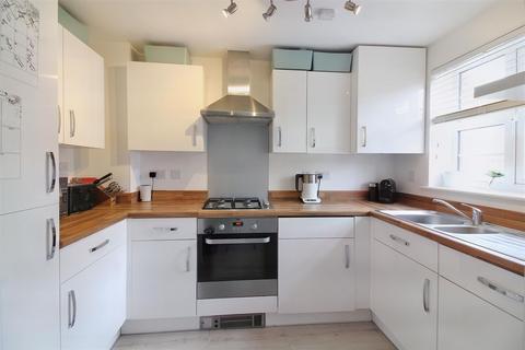 10 Apollo Close, Aylesbury, HP18 1AP