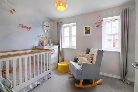 10 Apollo Close, Aylesbury, HP18 1AP