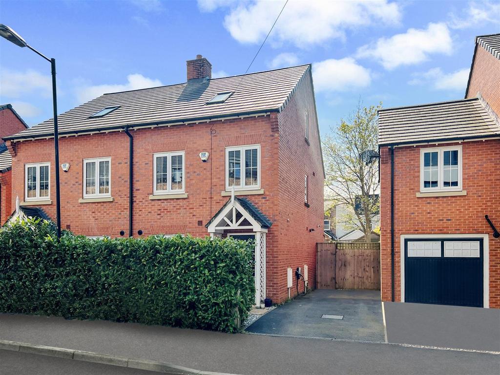 Woodfield Road, Altrincham 4 bed semidetached house for sale £460,000