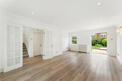 3 bedroom mews for sale, Chapel Mews, Repton Park, Woodford Green, Essex