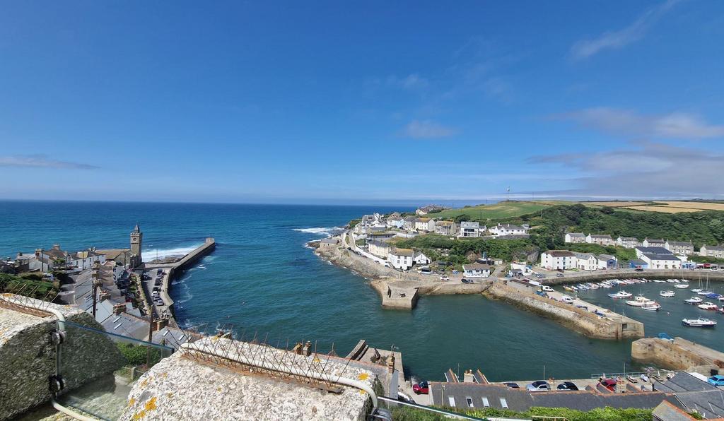 Peverell Terrace, Porthleven, Cornwall TR13 3 bed cottage for sale £