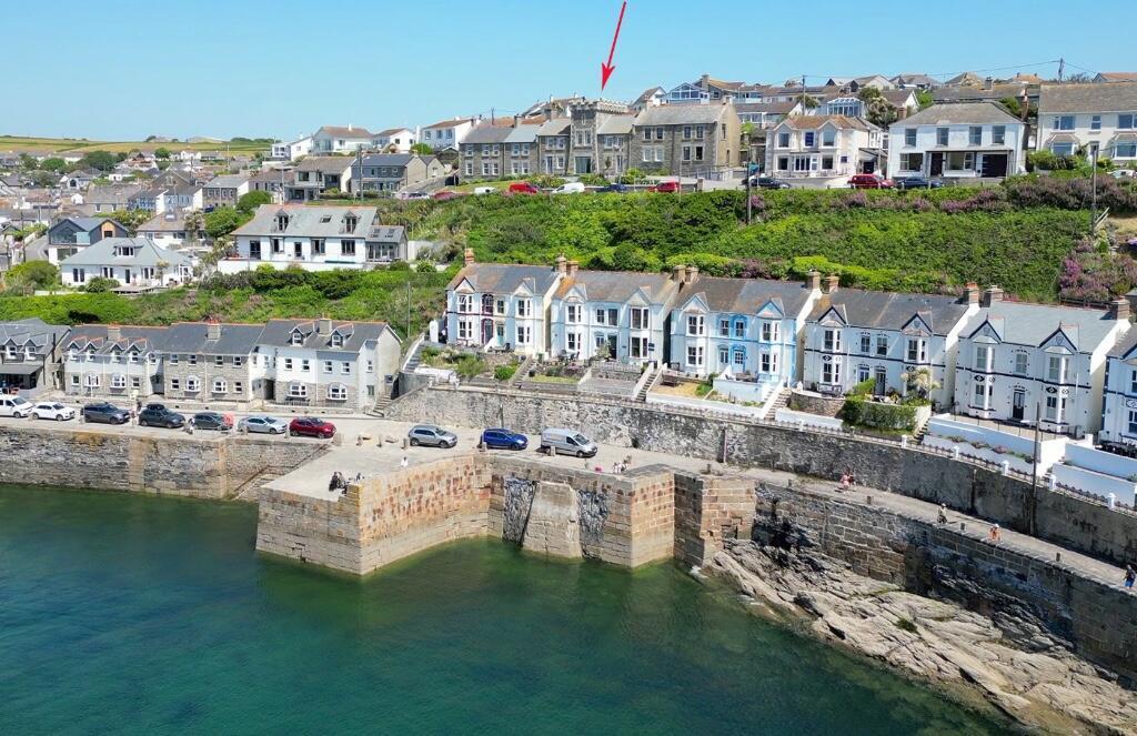 Peverell Terrace, Porthleven TR13 3 bed cottage for sale £699,000