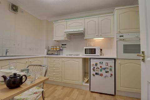 1 bedroom retirement property for sale, Orchard Lea, High Wych Road, Sawbridgeworth, CM21