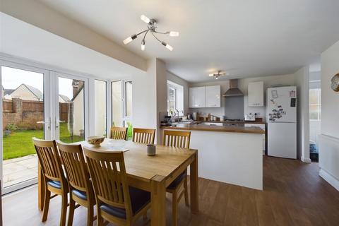 66 Bryn Uchaf, Bryn, Llanelli, SA14 9UQ