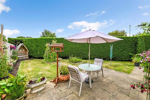 1 Beverley Close, Yapton, Arundel, BN18 0AF