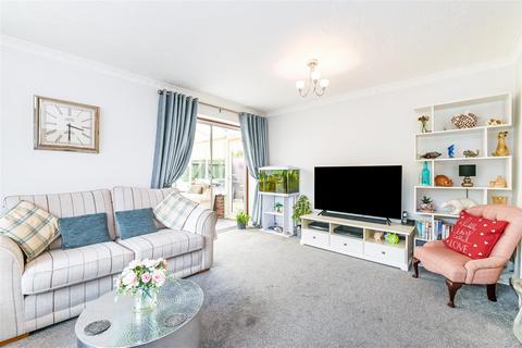 1 Beverley Close, Yapton, Arundel, BN18 0AF