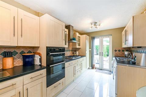 1 Beverley Close, Yapton, Arundel, BN18 0AF