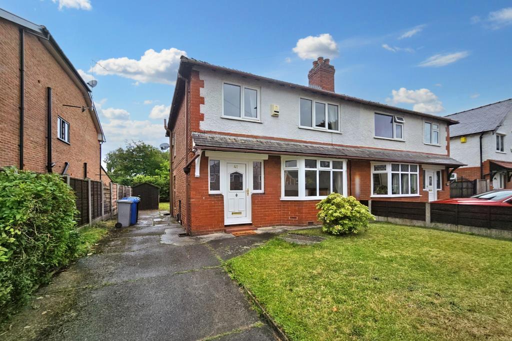 Heyes Lane, Timperley 3 bed semidetached house £1,550 pcm (£358 pw)
