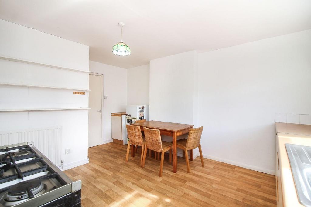North Parade, Whitley Bay 2 bed flat for sale £80,000