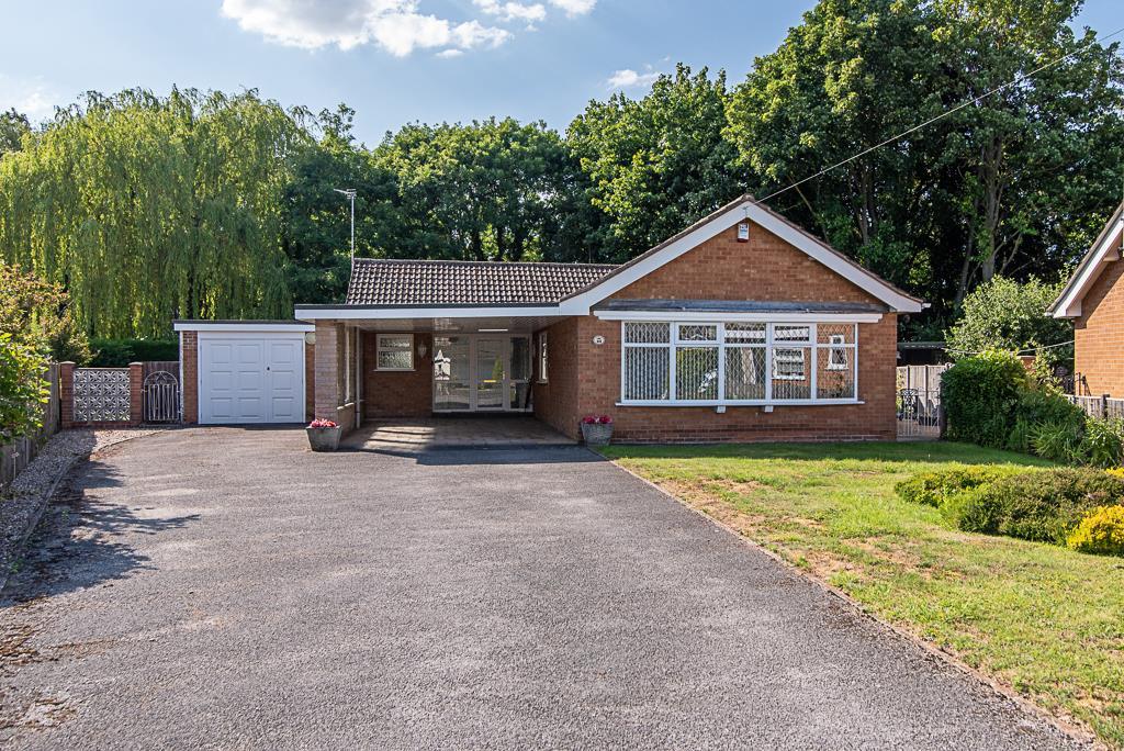 The Priors, Lowdham, Nottingham 3 bed detached bungalow for sale £415,000