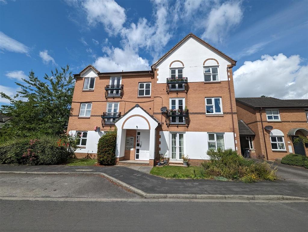 Marske Grove, Darlington 2 bed apartment £75,000