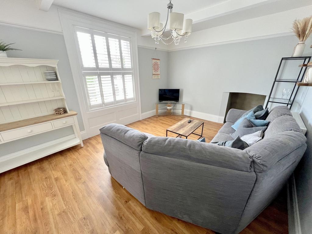 13 St Peters Road, Ashley Cross, Poole, BH14 2 bed apartment for sale