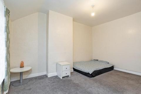 16 Queens Crescent, Edlington, Doncaster, DN12 1BE