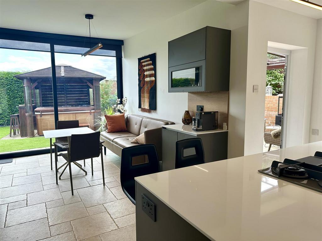 Open plan living/dining/kitchen