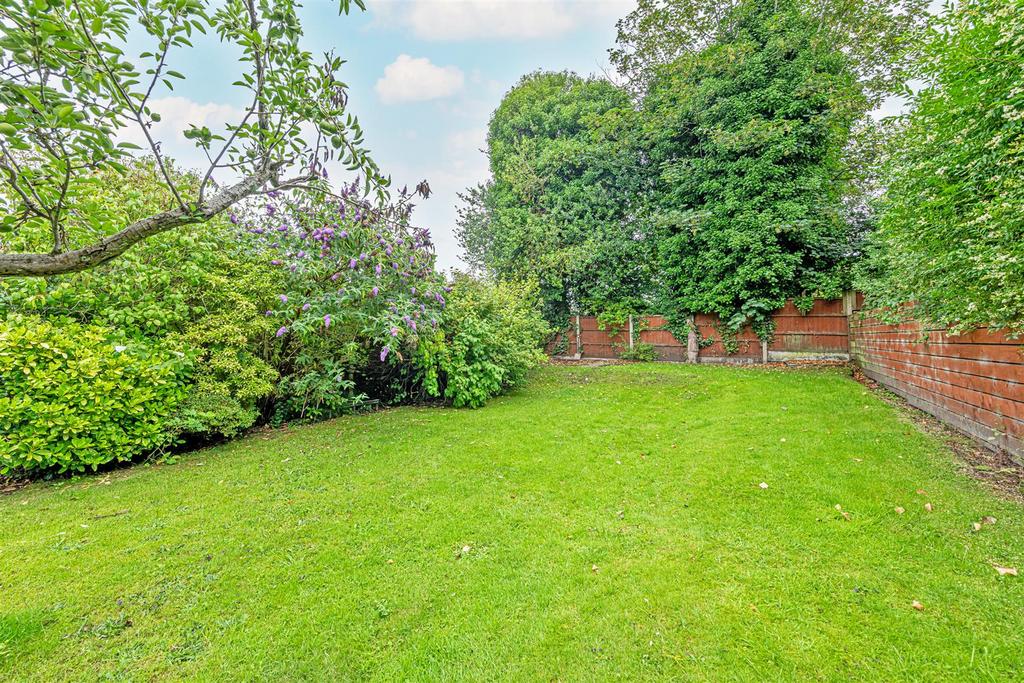 Whitefield Road, Stockton Heath, Warrington 3 bed semidetached house