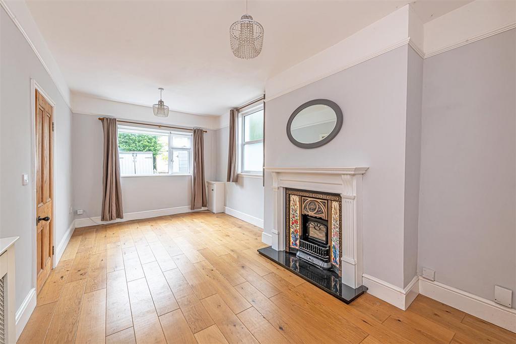 Whitefield Road, Stockton Heath, Warrington 3 bed semidetached house