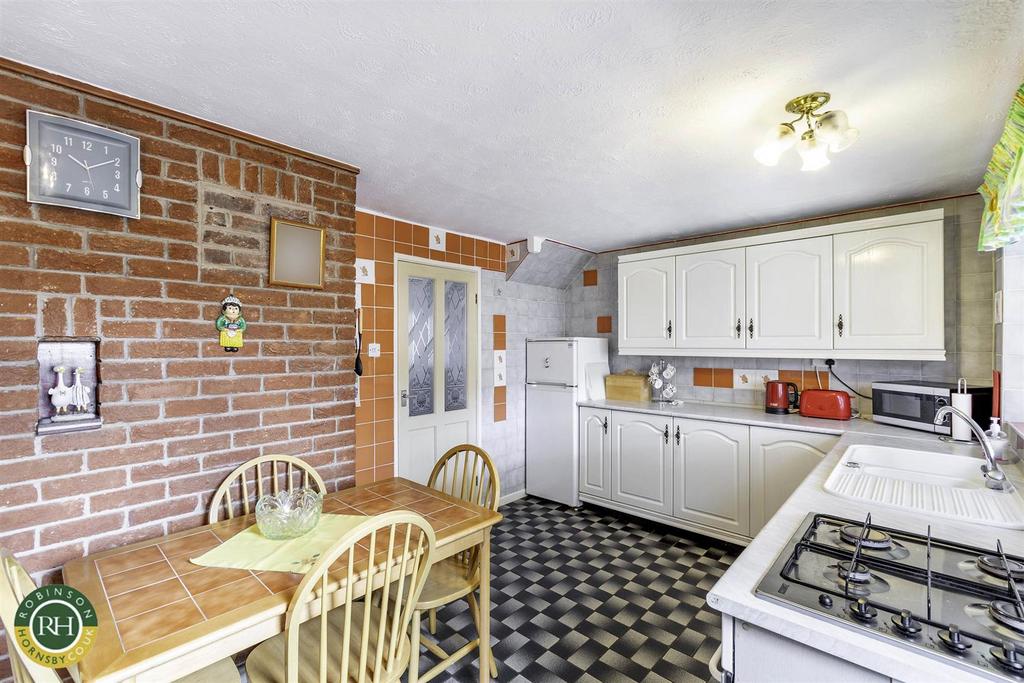 Graham Road, Kirk Sandall, Doncaster 3 bed terraced house for sale £