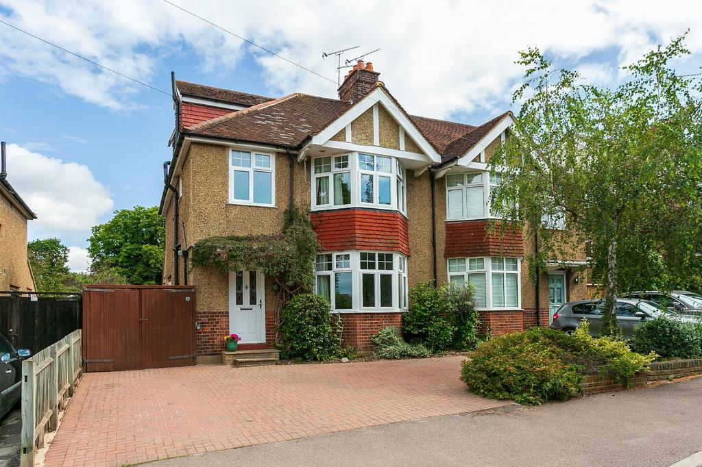 Cassiobury Park Avenue, Watford, Hertfordshire, WD18 4 bed semi ...