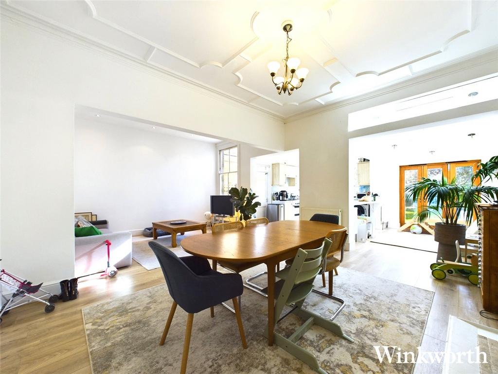 ster Gardens, Ealing, London, UK, W5 4 bed house to rent £3,800
