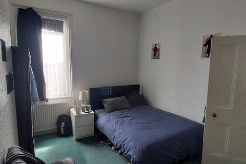 2 bedroom flat to rent, Approach Road Margate