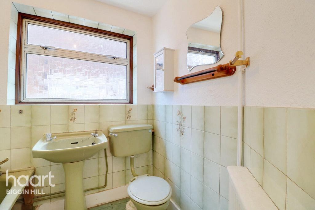 Jail Lane, Biggin Hill 2 bed semidetached bungalow for sale £350,000