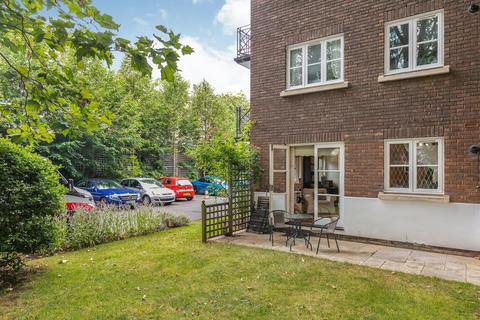 1 bedroom flat for sale, Brompton Park Crescent, London, SW6