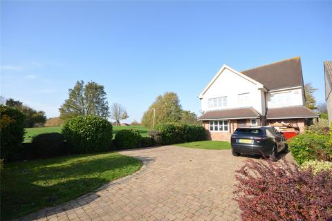 5 bedroom detached house to rent, Tyle Green, Hornchurch, Essex, RM11