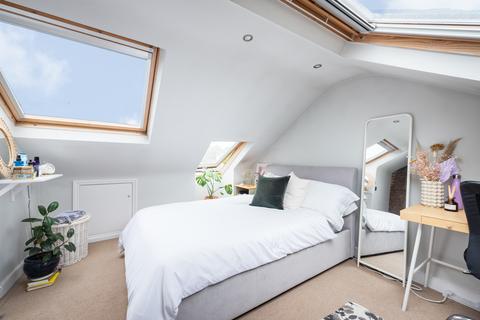 2 bedroom flat to rent, Wellfield Road, London SW16