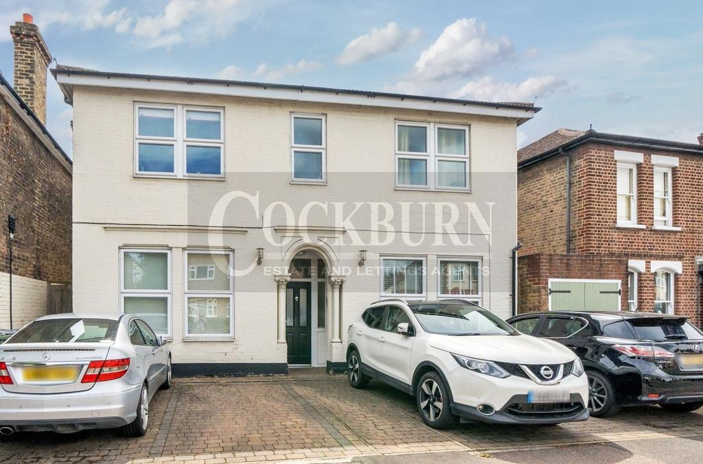 Avery Hill Road, London, SE9 2BD 2 bed apartment for sale £300,000
