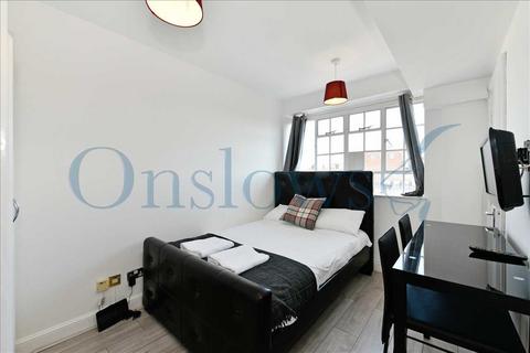 Studio to rent, Chelsea Cloisters, London