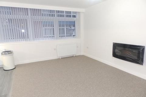2 bedroom flat to rent, Wood Street, Wakefield, UK, WF1