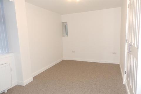 2 bedroom flat to rent, Wood Street, Wakefield, UK, WF1