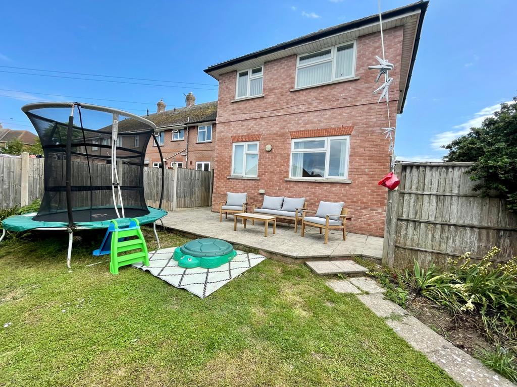 Dumbarton Road, Weymouth 2 bed apartment £235,000