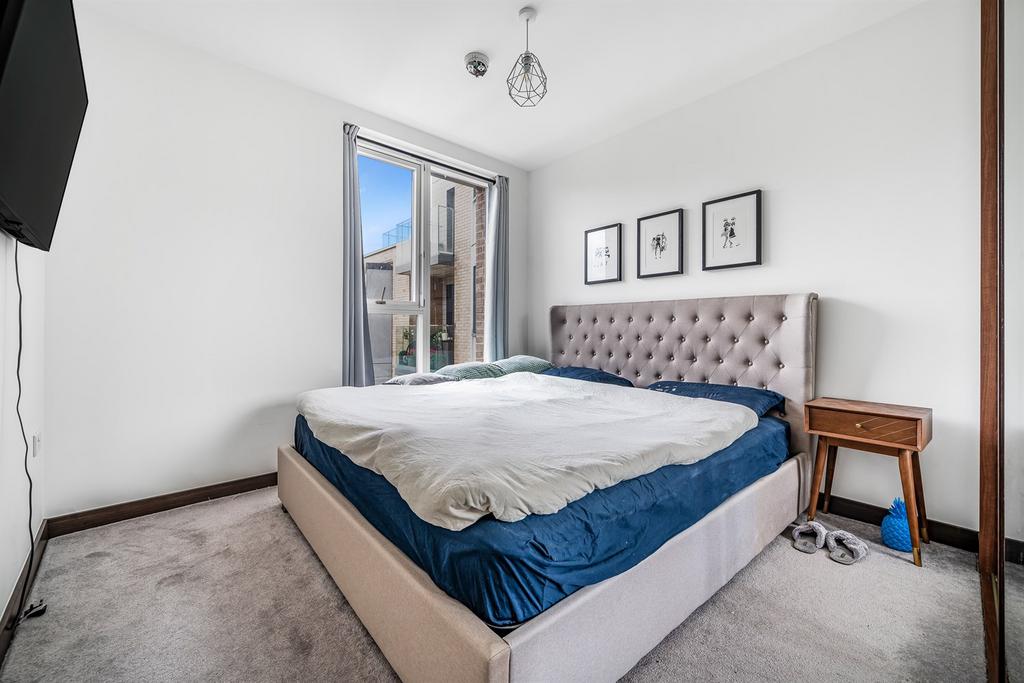 Apartment in Reading - View 5