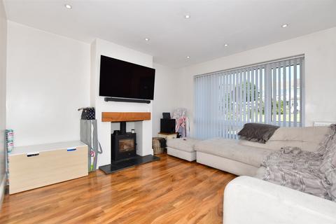 3 Beech Green Close, Eythorne, Dover, CT15 4BZ