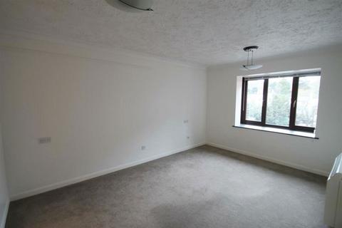 1 bedroom flat for sale - Meadowcroft, High street, Bushey, Hertfordshire, WD23 3BY